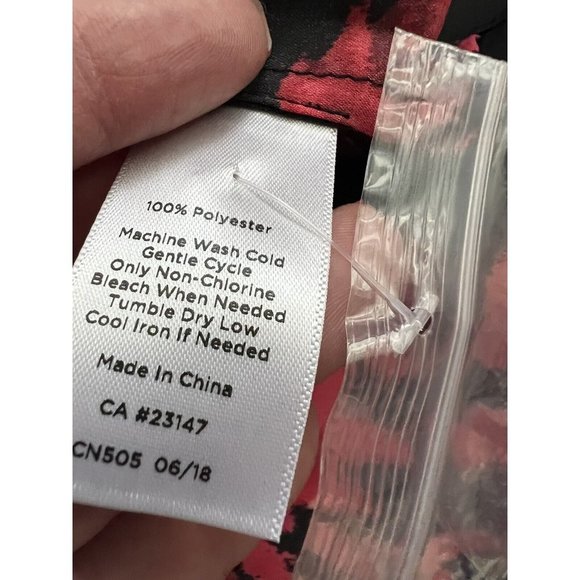 Talbots Womens Floral Popover Blouse Size XL Petite Red Black Long Sleeve Satin - Picture 6 of 7